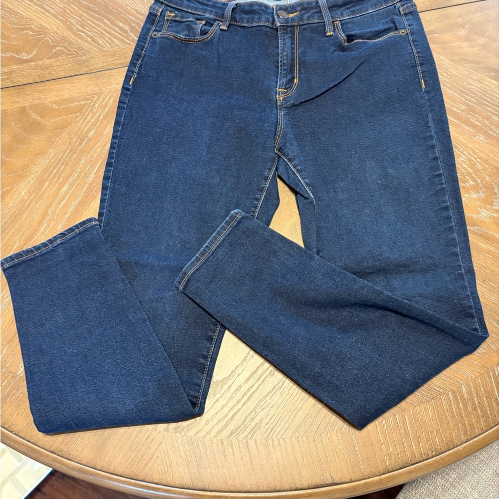 Old Navy Women's Skinny Jeans in Dark Blue